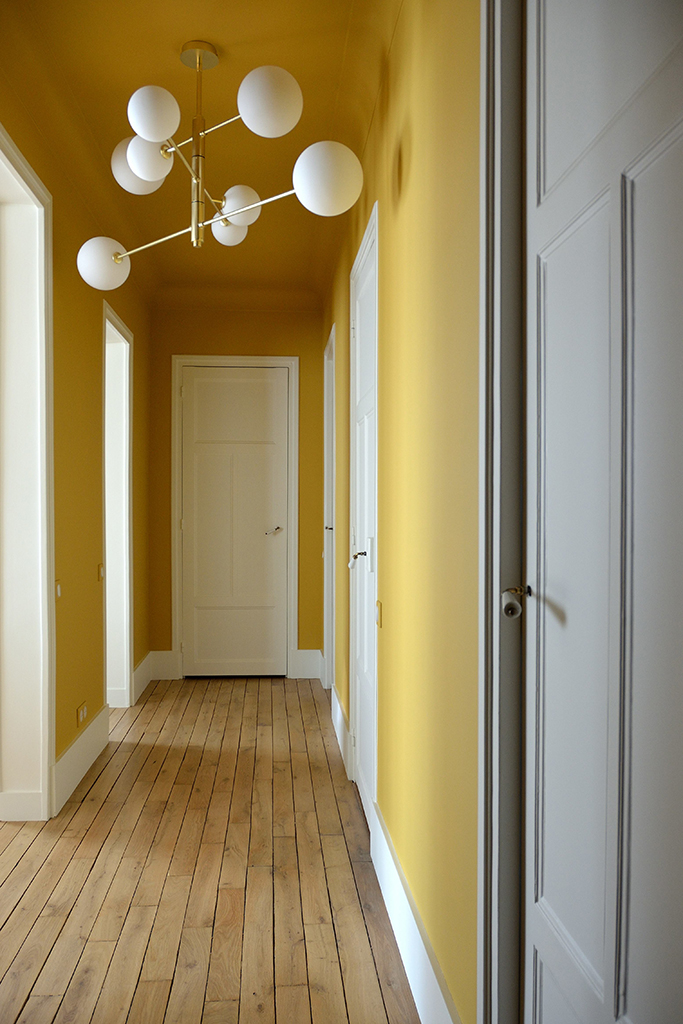 quelle couleur pour agrandir un couloir et le rendre lumineux : le jaune